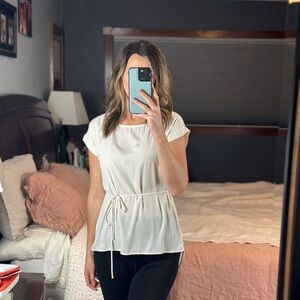 Paisley & Ivy Cream Short Sleeve Blouse | Medium